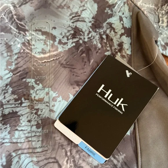 Huk Men’s quarter zip. Size- large. Color - tidewater camo - Picture 3 of 5